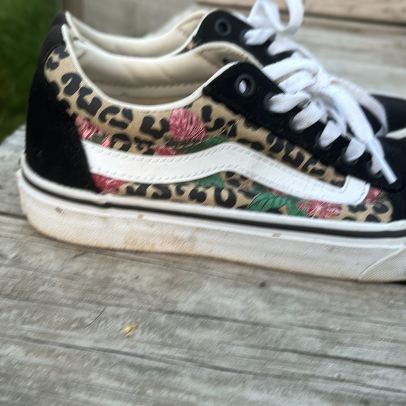 Women’s vans sneakers leopard/floral lighy worn in excellent condition size 6.5 - Picture 3 of 6